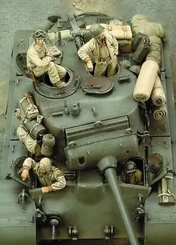 388-1 / 35 Фигурки из смолы ГК, неокрашенные в разобранном виде. Экипаж танка армии США времен Второй мировой войны.
