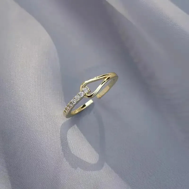 Модное маленькое Белое геометрическое Универсальное Простое элегантное регулируемое кольцо Женское кольцо с циркониевым камнем Регулируемое отверстие Гальваническое Изображение 0