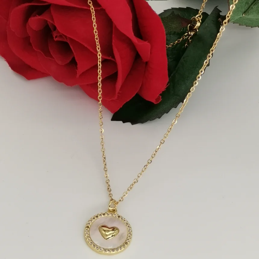 Изысканные ювелирные изделия Известный дизайнер Сердца Латунная цепочка из 18-каратного золота Ожерелье в виде ракушки в подарок Изображение 1