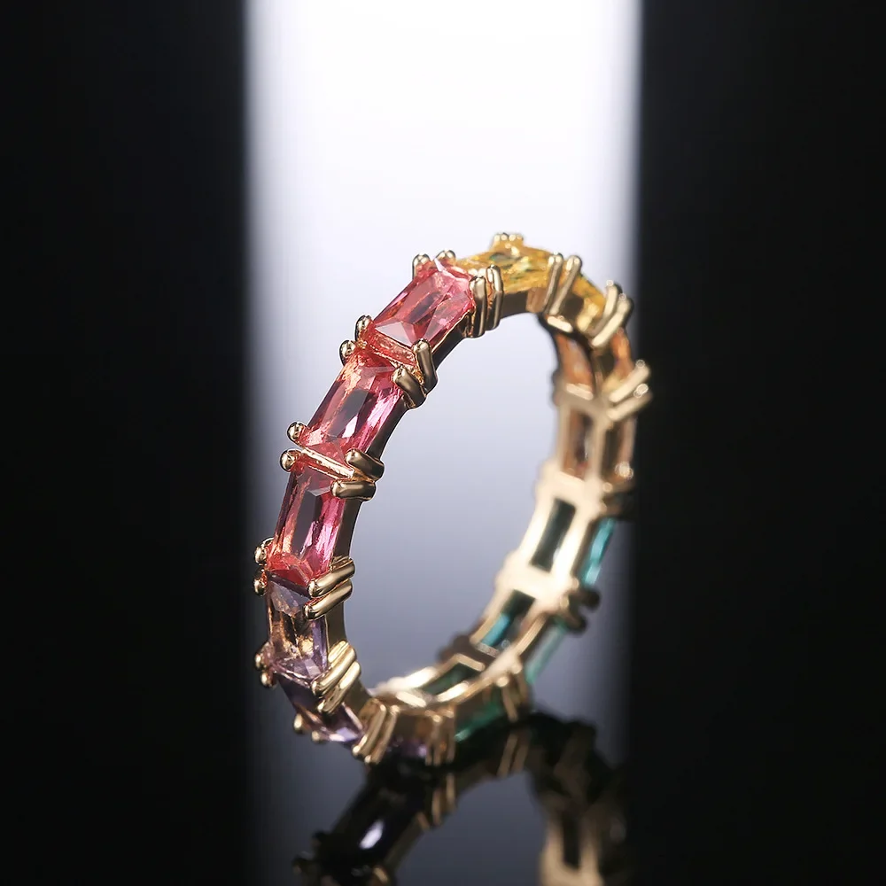 Красивое модное кольцо с переливающимся цирконом для женщин Изображение 1