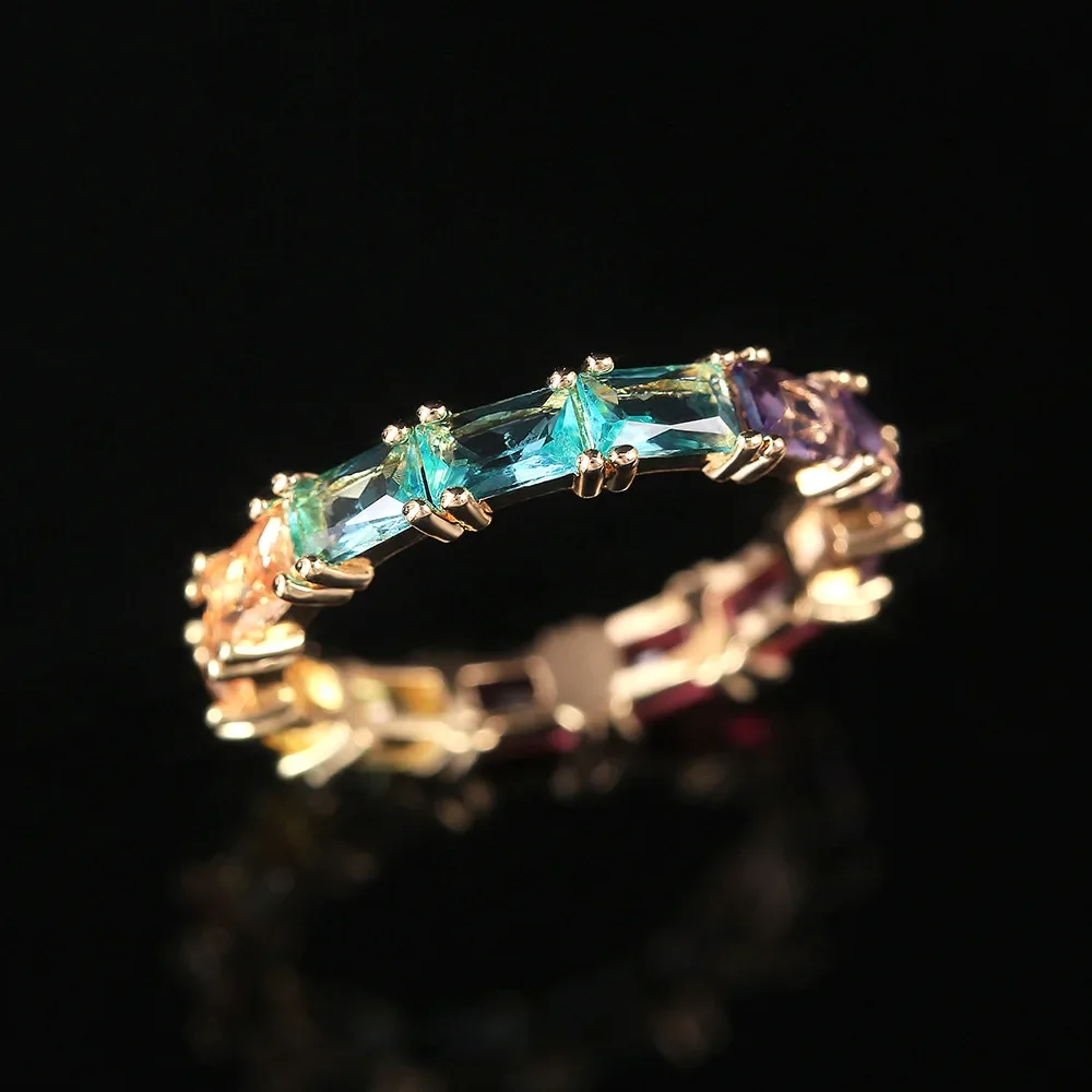 Красивое модное кольцо с переливающимся цирконом для женщин Изображение 2