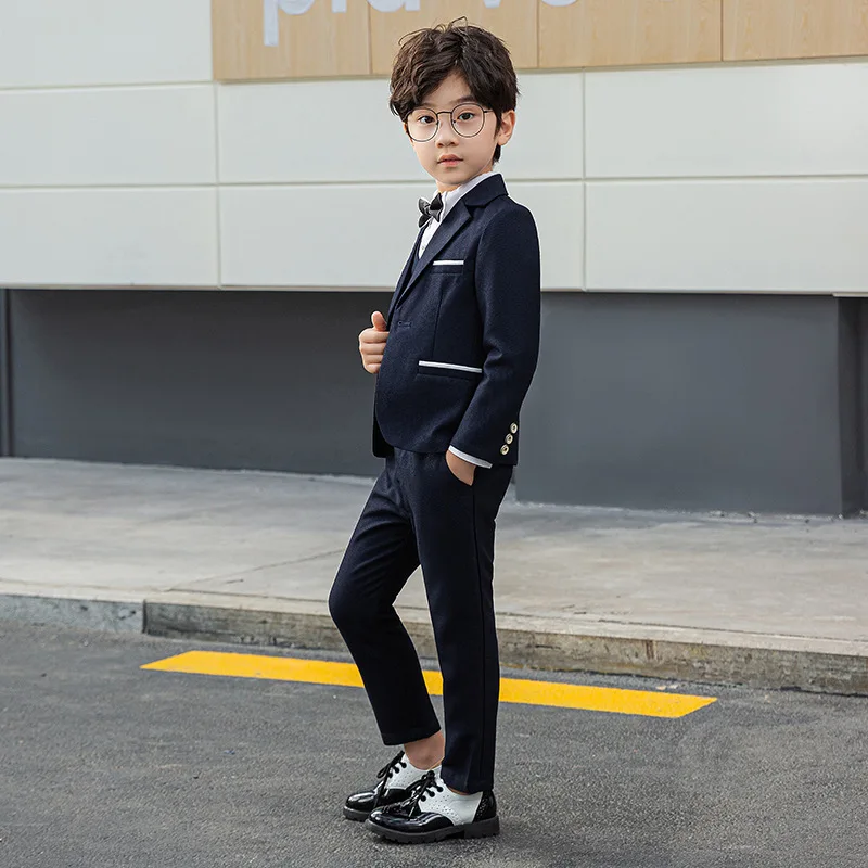 Новейшие дизайнерские черные милые детские костюмы, модный комплект детской одежды, строгий классический блейзер для мальчиков с цветами (куртка + брюки + галстук-бабочка + жилет) Изображение 3