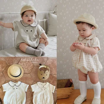 Детское боди, летняя новинка 2023 года, клетчатый костюм для ползания на двух пуговицах, повседневный удобный комбинезон в полоску с лацканами для младенцев