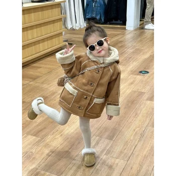 Теплое пальто для девочек, новинка зимы 2023, детская толстая и теплая одежда в корейском стиле ягненка, модный тренд для девочек